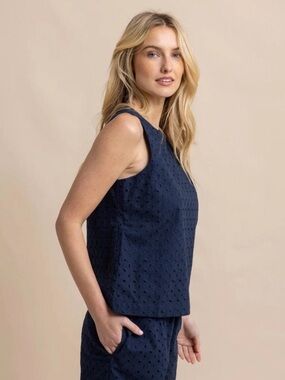 Southern Tide Navy Eyelet Sleeveless Tank Top and short set - shorts size small